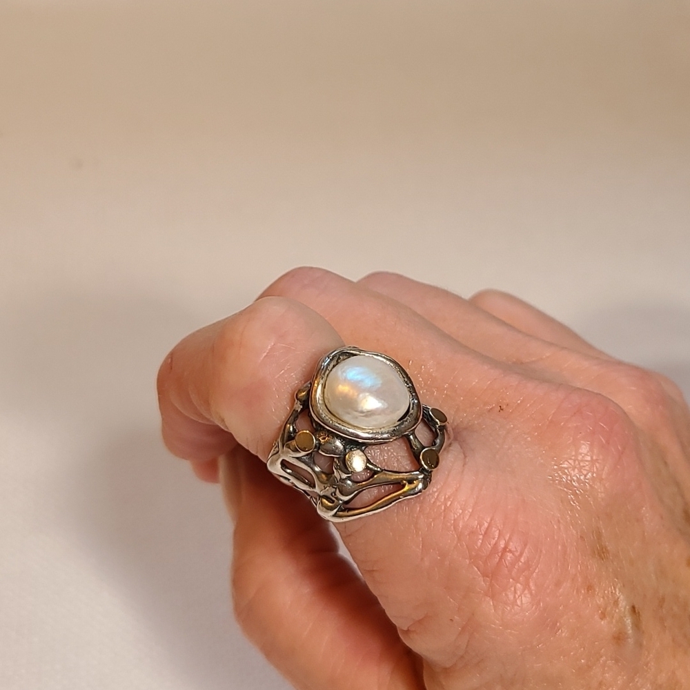 Sterling silver and pearl ring * an unusual beauty!  Size 7 3/4 approx - Picture 2 of 8